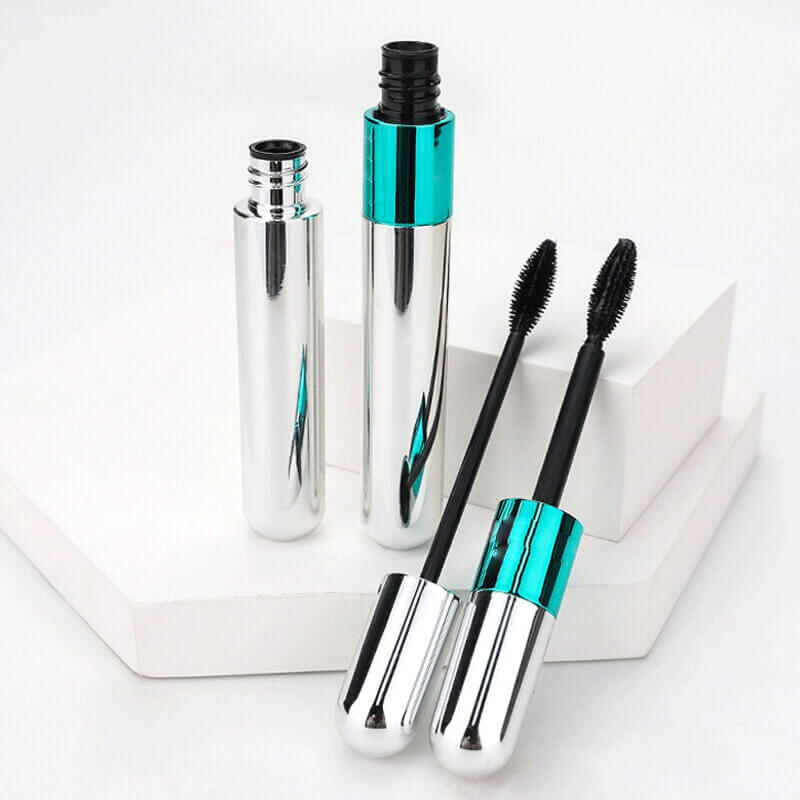VibelyLuxe™ 4D Mascara - Sig farvel til dine tynde og utætte øjenvipper!