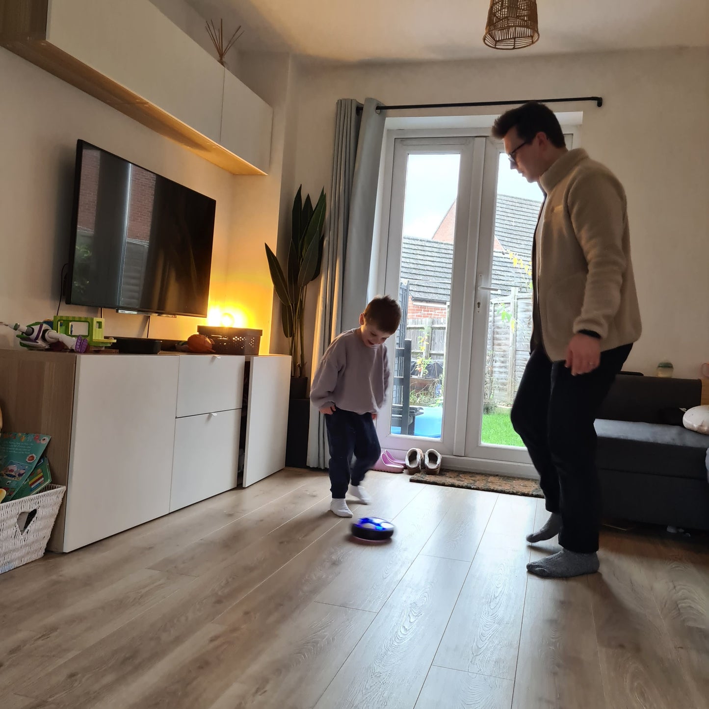 AirPlay™ - Svævende Fodbold med LED-lys