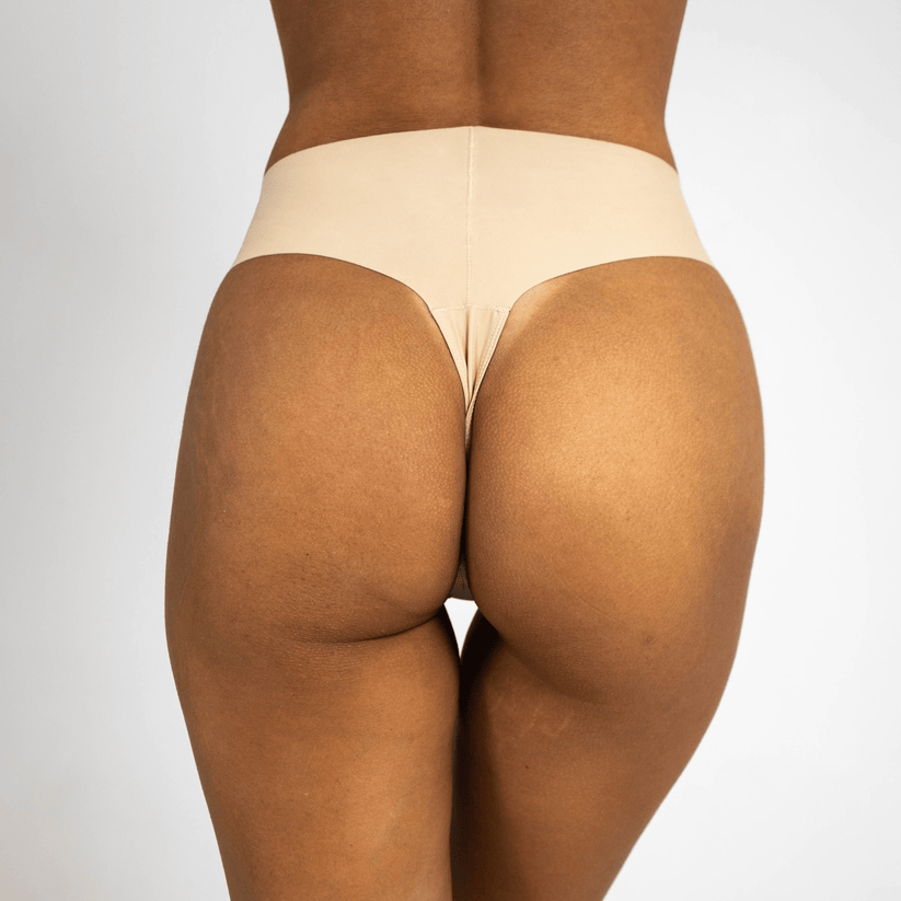 Sømløs Komfort String | Sig farvel til synlige linjer – oplev komfort og selvsikkerhed med vores usynlige camel toe string.