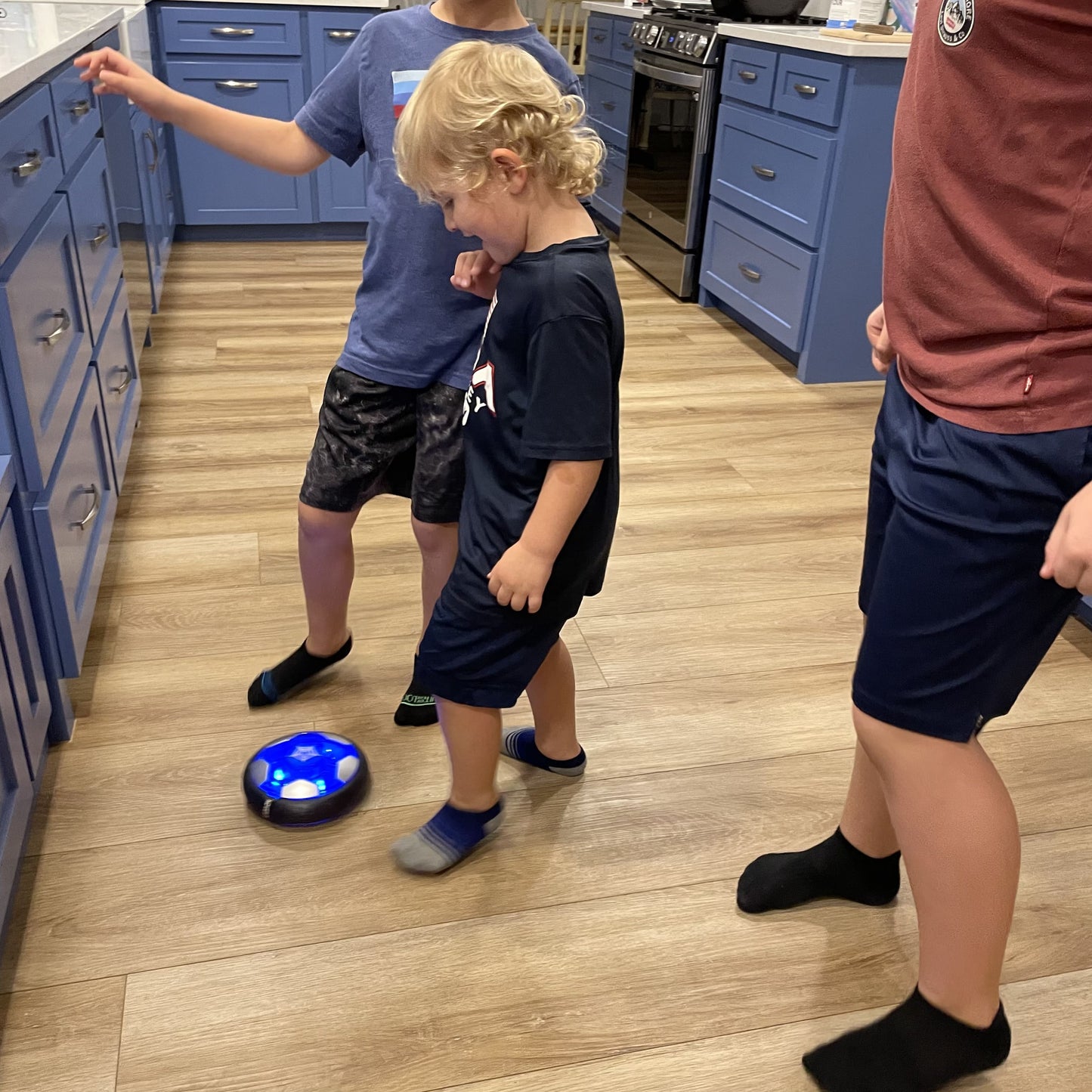 AirPlay™ - Svævende Fodbold med LED-lys
