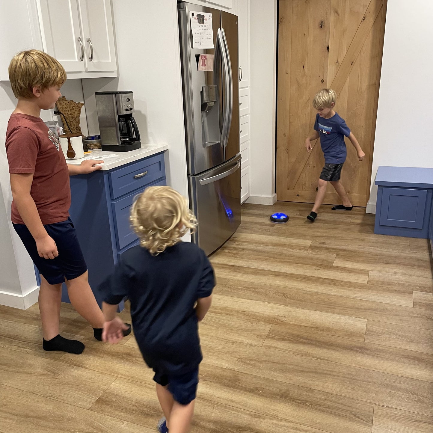 AirPlay™ - Svævende Fodbold med LED-lys