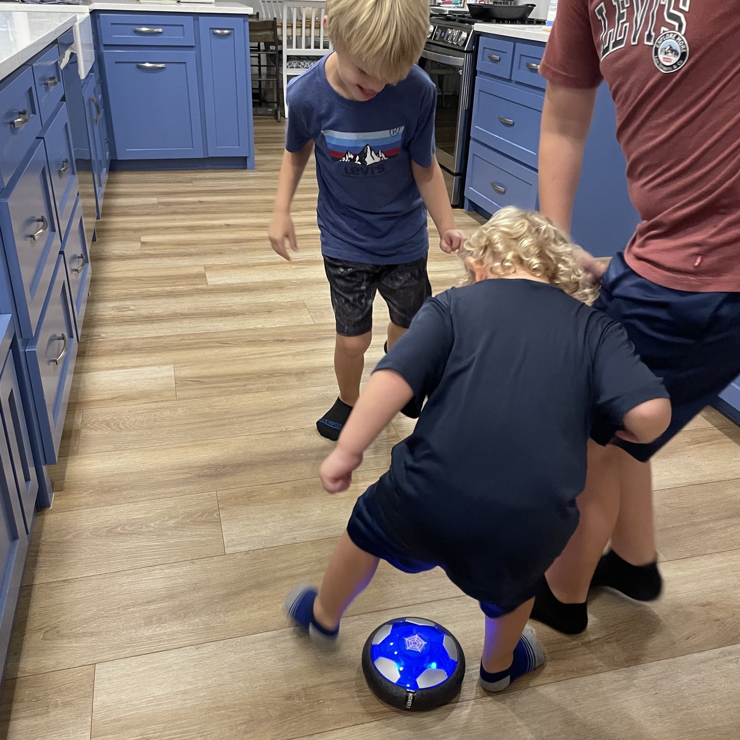 AirPlay™ - Svævende Fodbold med LED-lys