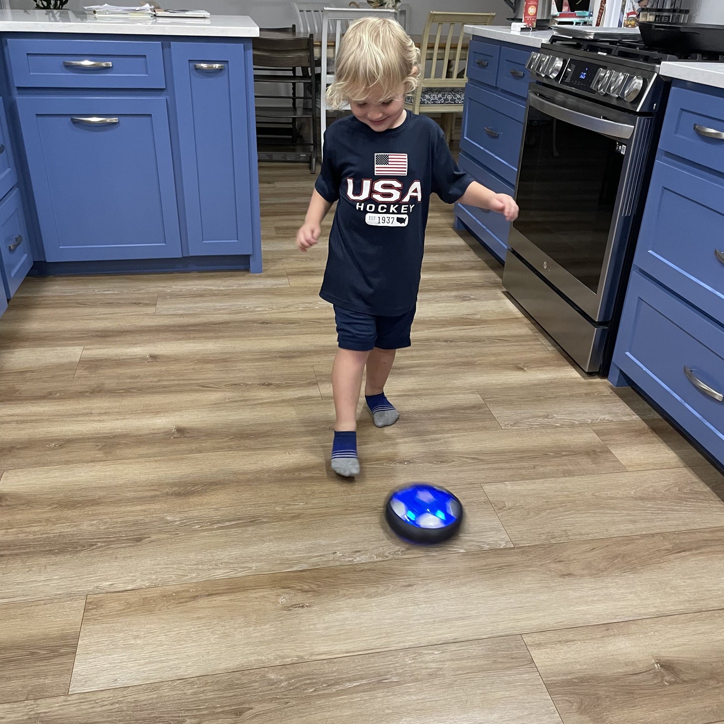 AirPlay™ - Svævende Fodbold med LED-lys