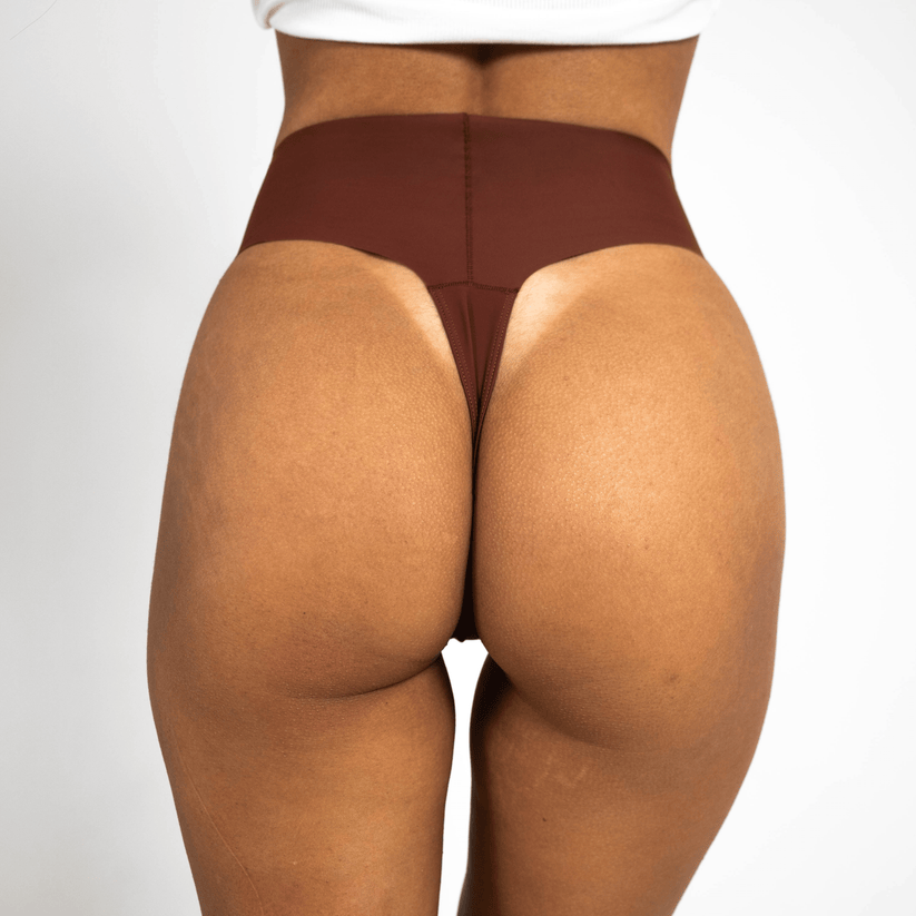Sømløs Komfort String | Sig farvel til synlige linjer – oplev komfort og selvsikkerhed med vores usynlige camel toe string.